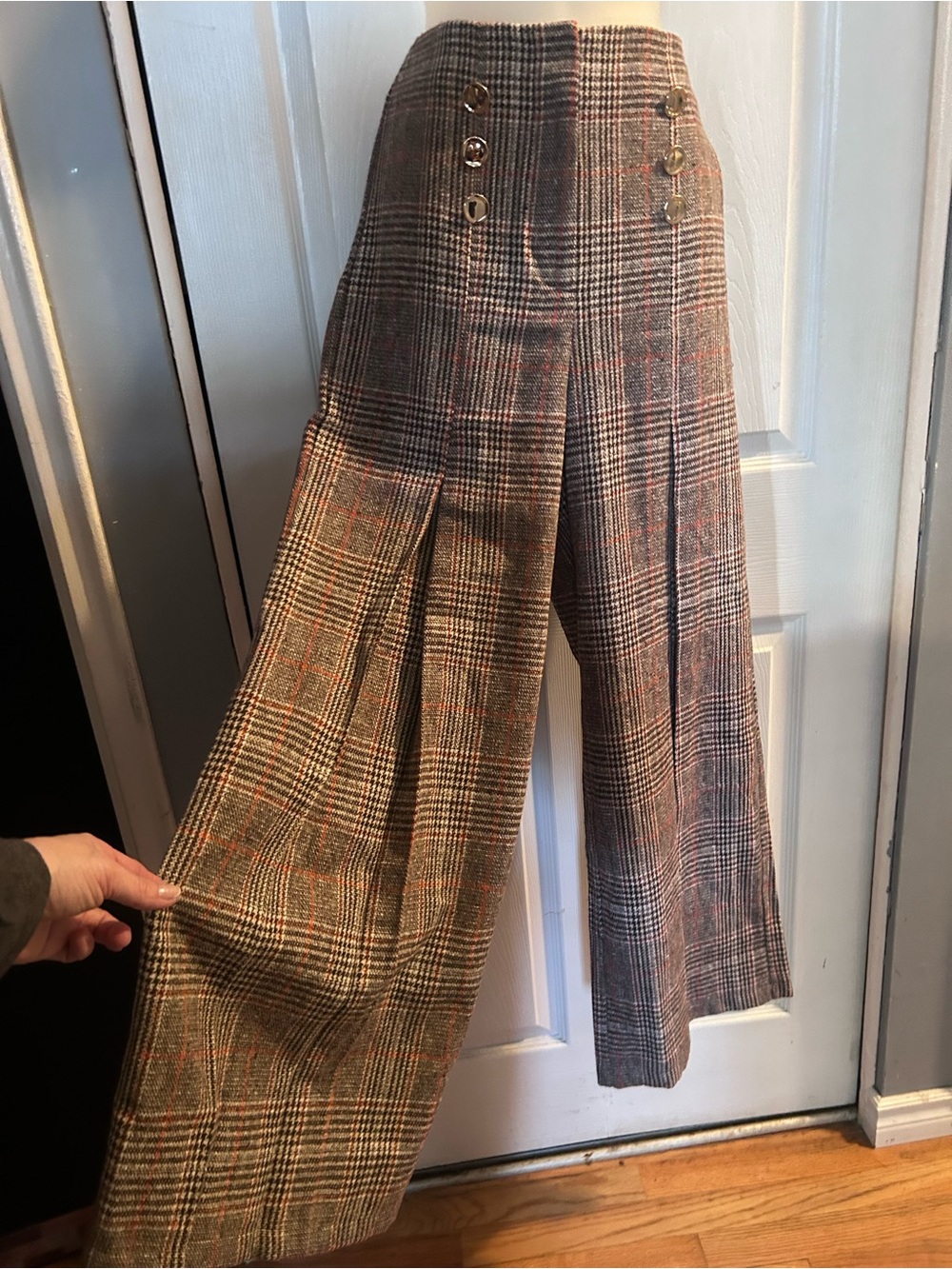 Commense Gold-Button Plaid pants in Gray, Black & Orange